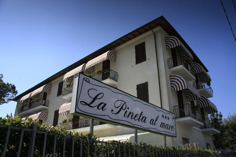 Hotel La Pineta Al Mare Forte dei Marmi Exterior foto