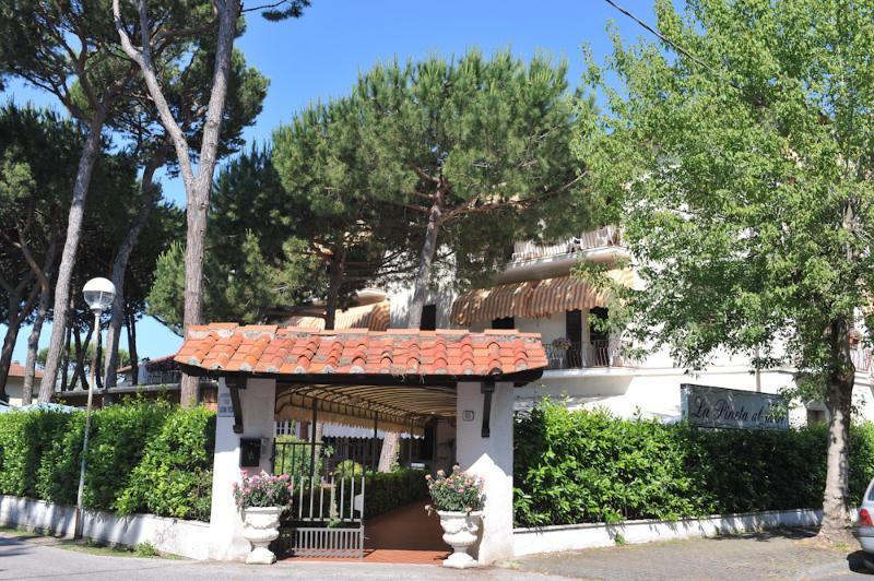 Hotel La Pineta Al Mare Forte dei Marmi Exterior foto