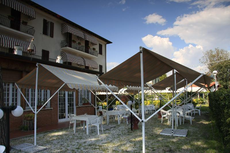 Hotel La Pineta Al Mare Forte dei Marmi Exterior foto