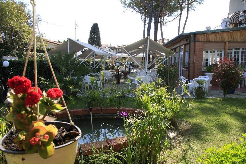 Hotel La Pineta Al Mare Forte dei Marmi Exterior foto